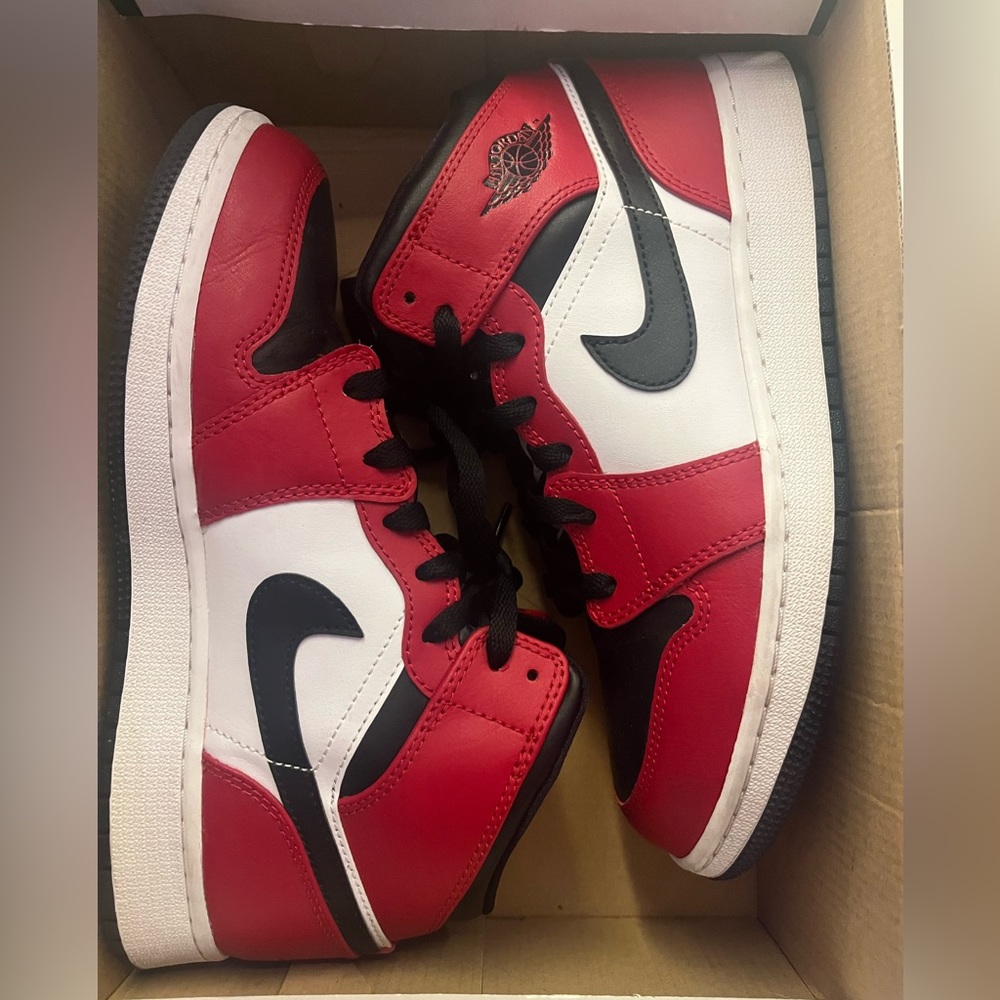 Air Jordan 1 mids